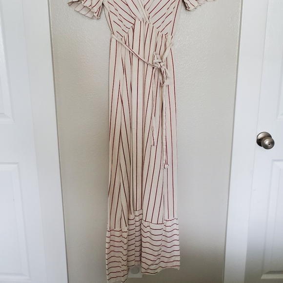 Cream and red dress - Picture 2 of 6